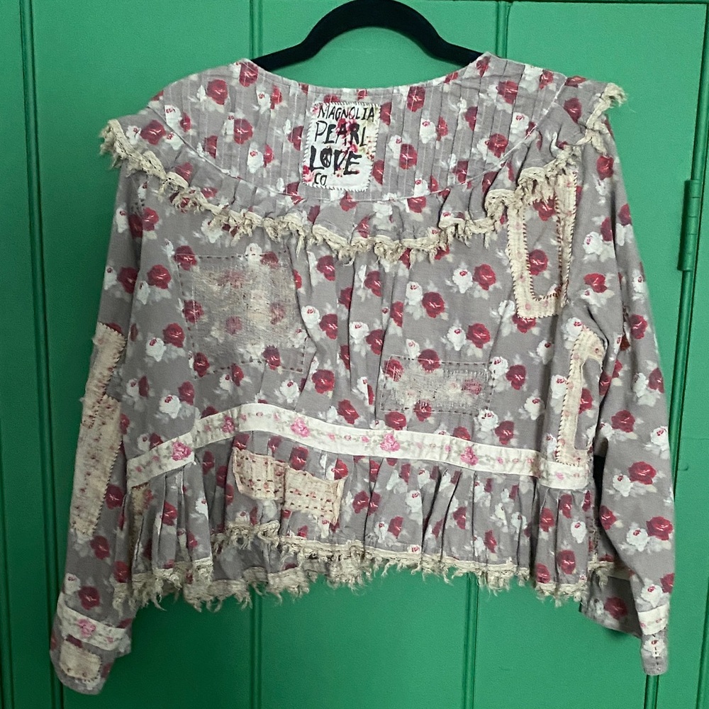 Adorable snap closure jacket. Magnolia Pearl.